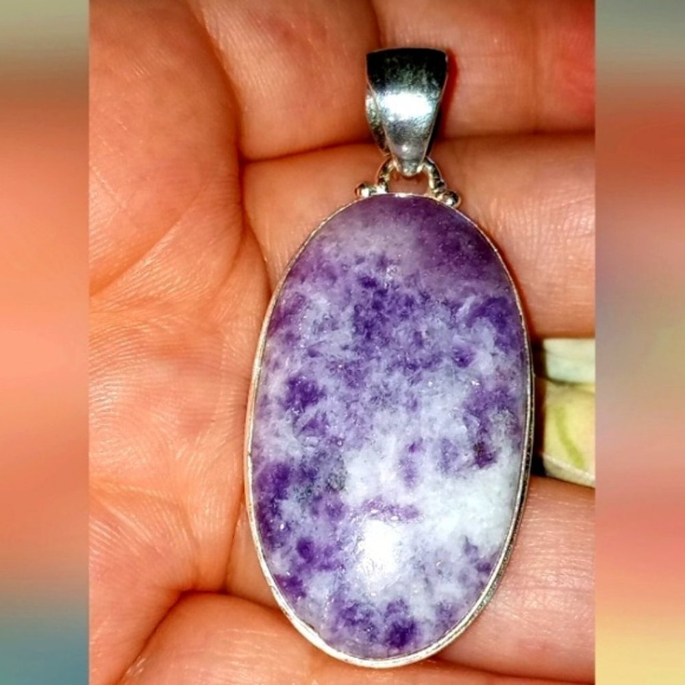 NEW Beautiful Lepidolite 1.8" Pendant & 925 Silver Chain - Natural Calming Stone - Picture 1 of 9